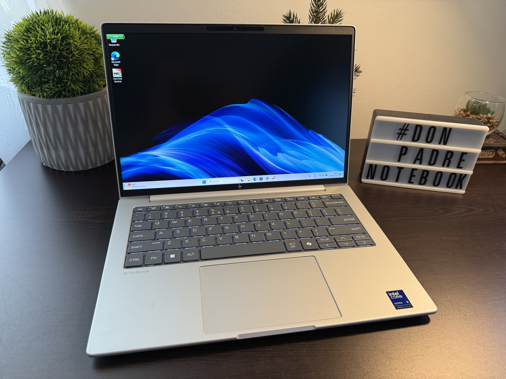HP EliteBook 8 G1i 14 AI — fotó 1