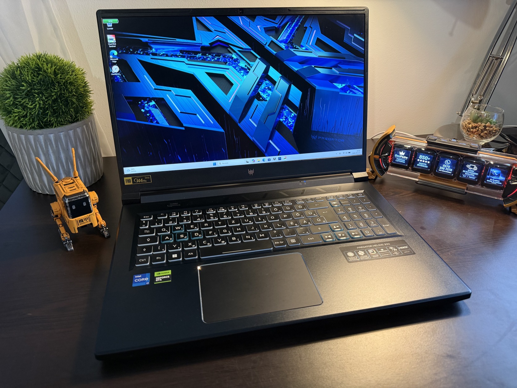 ACER PREDATOR HELIOS 300 — fotó 1